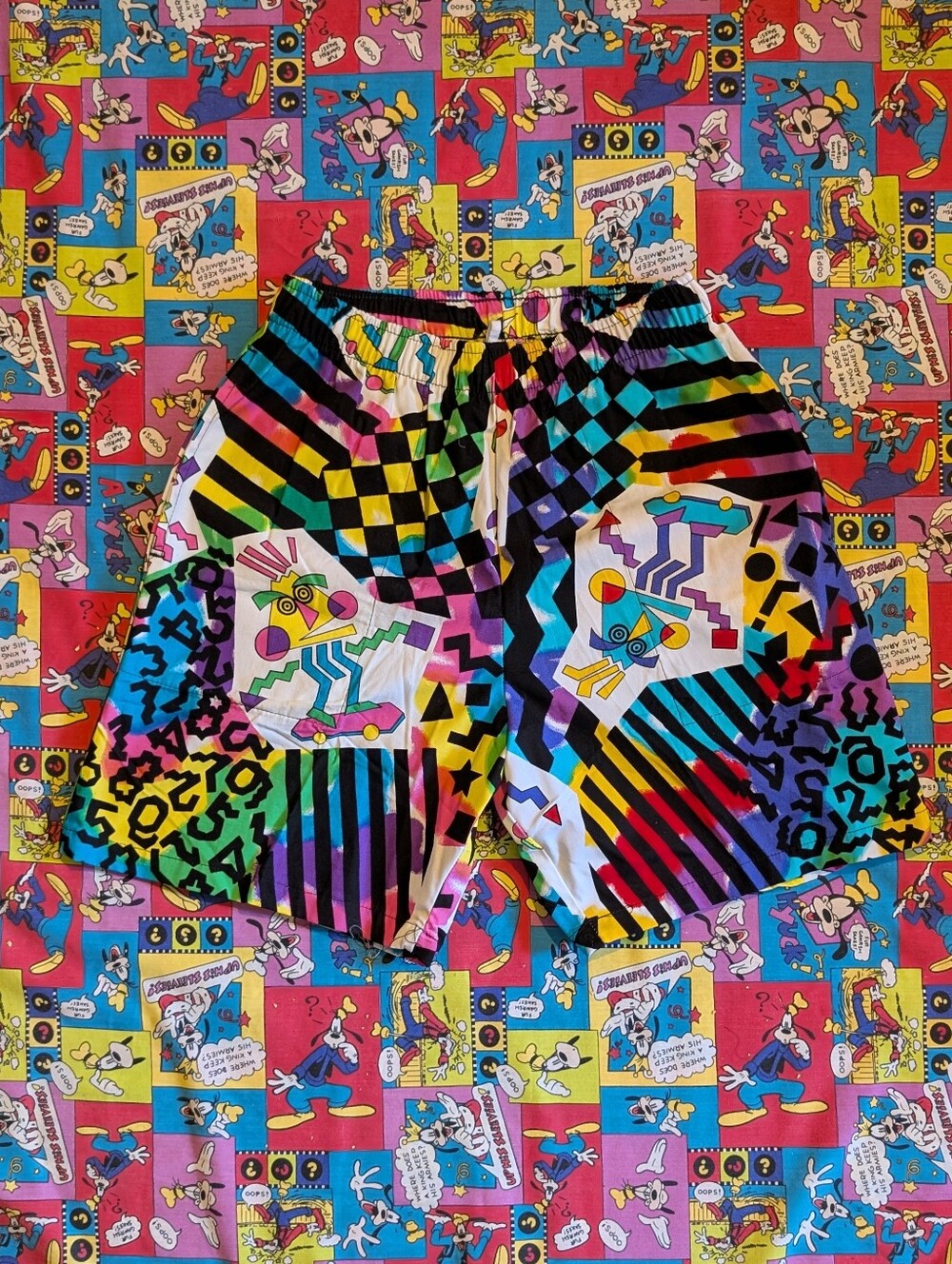 VTG 80's 90's Vibrant Geometric Neon Patterned Shorts S